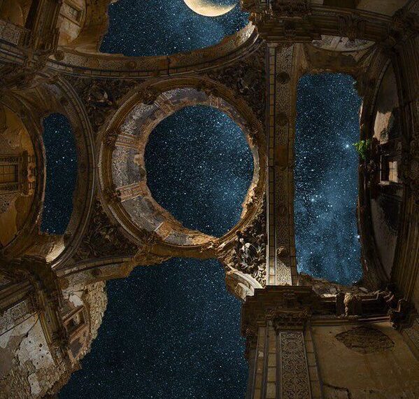 A Conexão entre Mundos: A Jornada de La Bruja